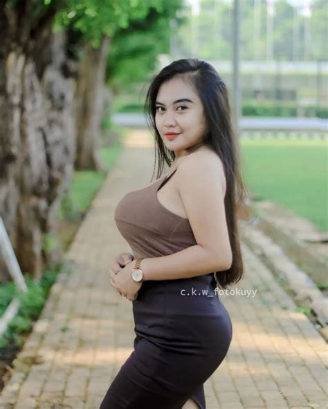 Tante OppyLany Cewek Toket Brutal Montok Bikin Sange Lagi .